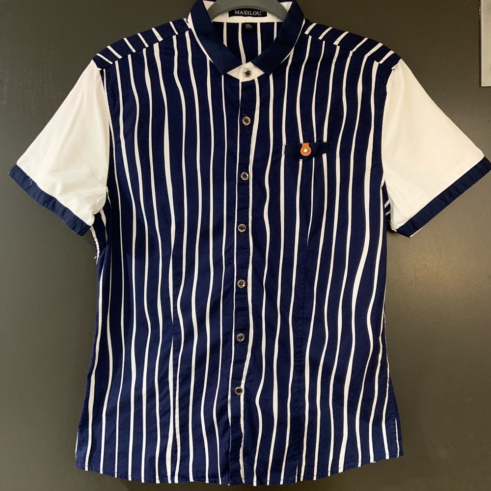Unique Men’s Short Sleeve Button Up!
